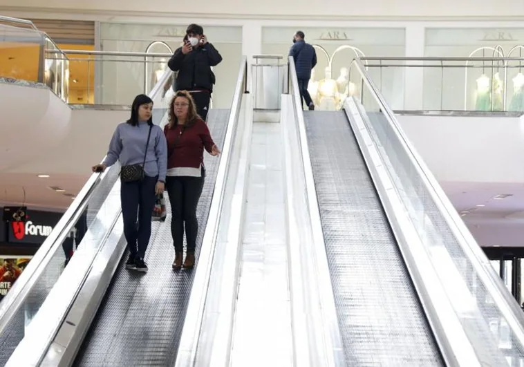 Supermercados y centros comerciales abiertos el 1 de noviembre quién